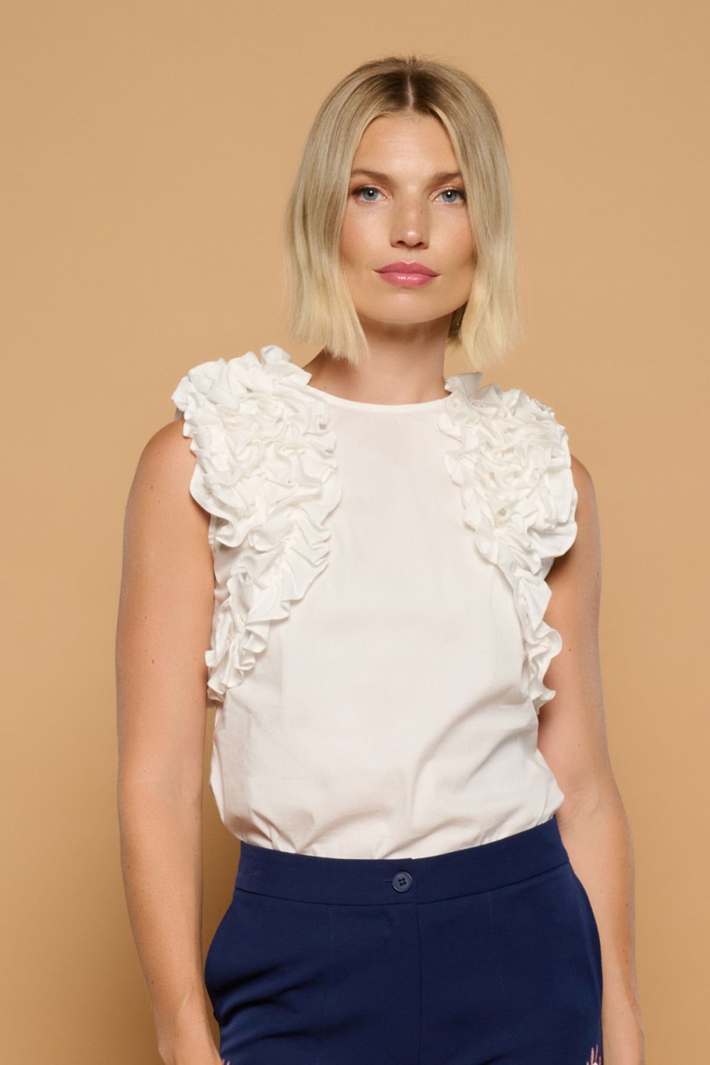 WHITE MOON TOP