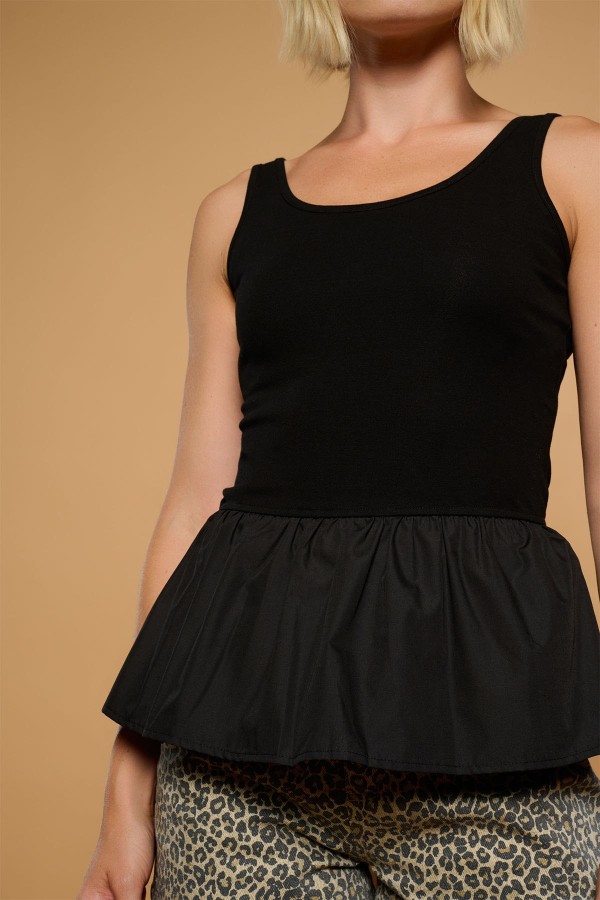 BLACK IVY TOP