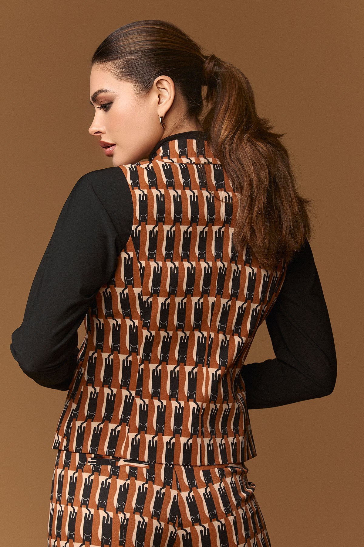 KAT VEST