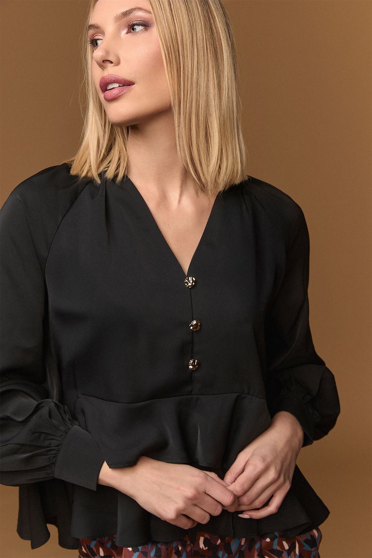 BLACK ABBEY TOP