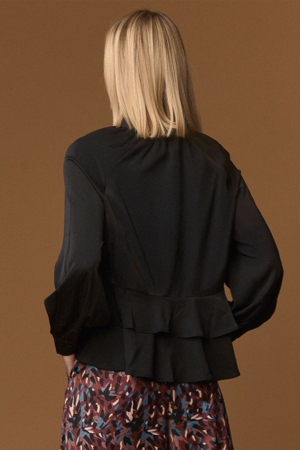 BLACK ABBEY TOP