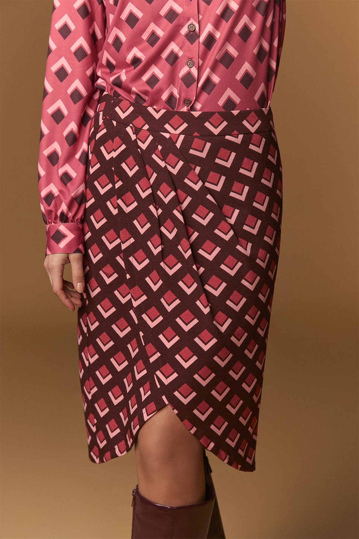 LEAKE SKIRT