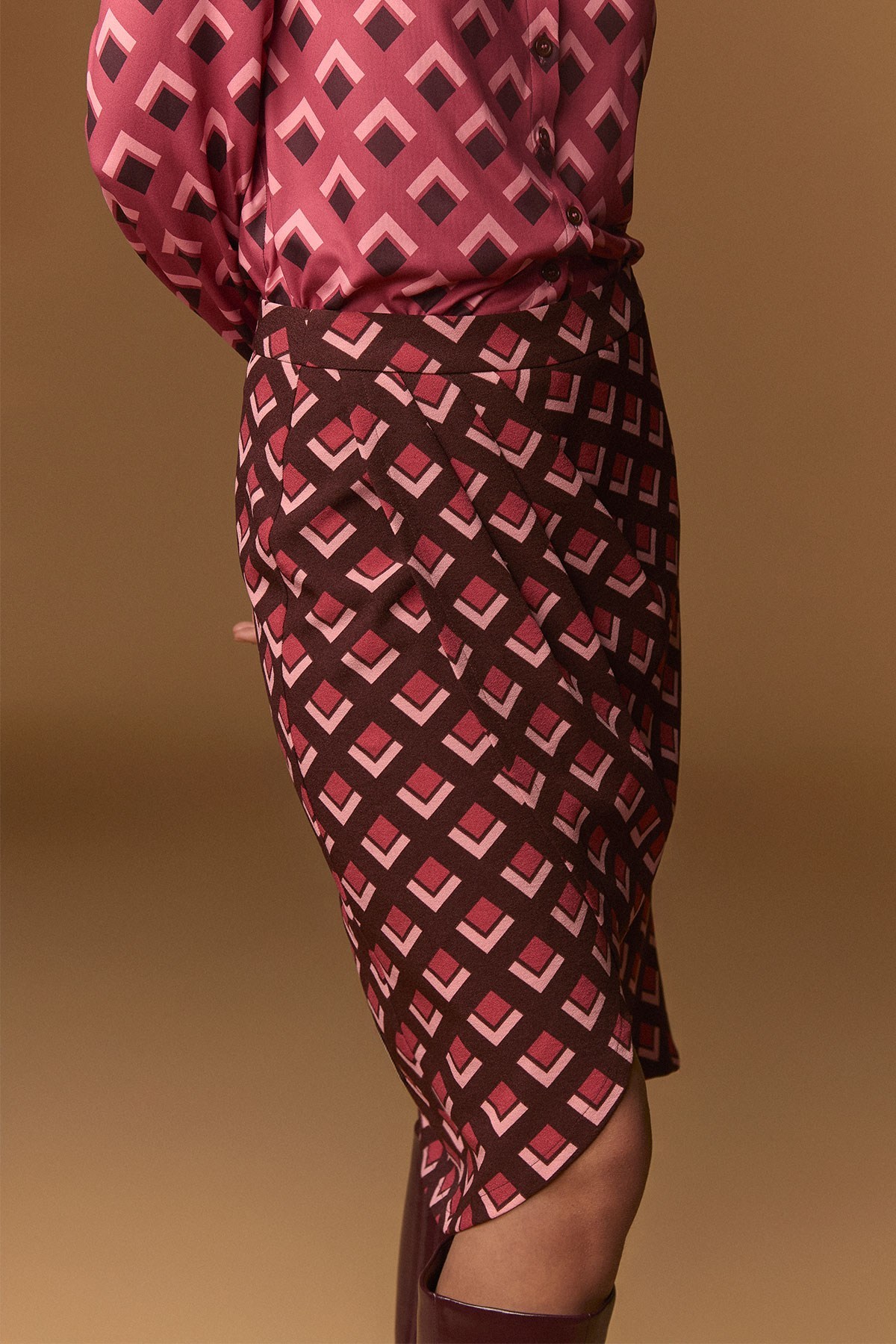 LEAKE SKIRT