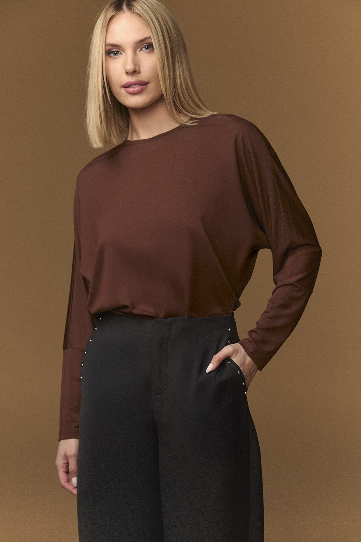 BROWN LEAKE TOP