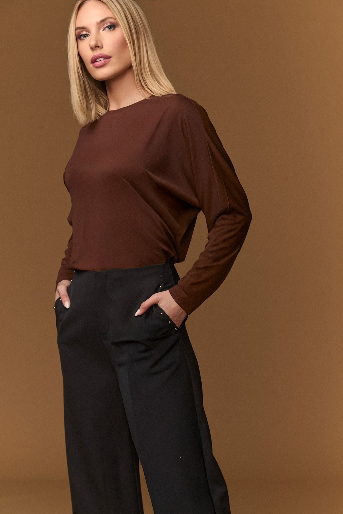 BROWN LEAKE TOP