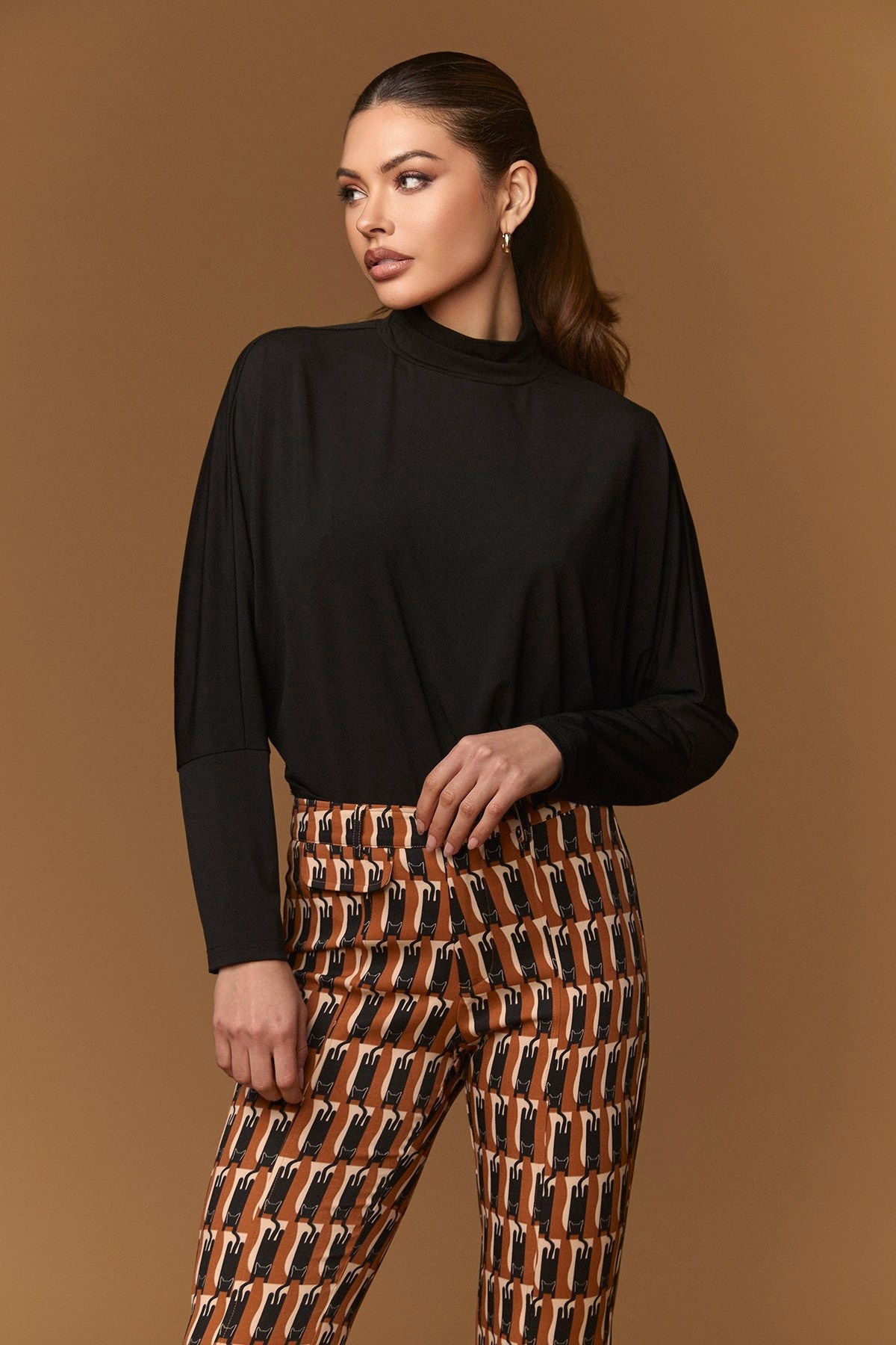 BLACK ROYAL TOP