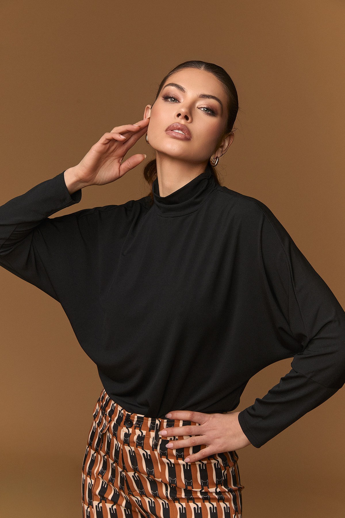 BLACK ROYAL TOP