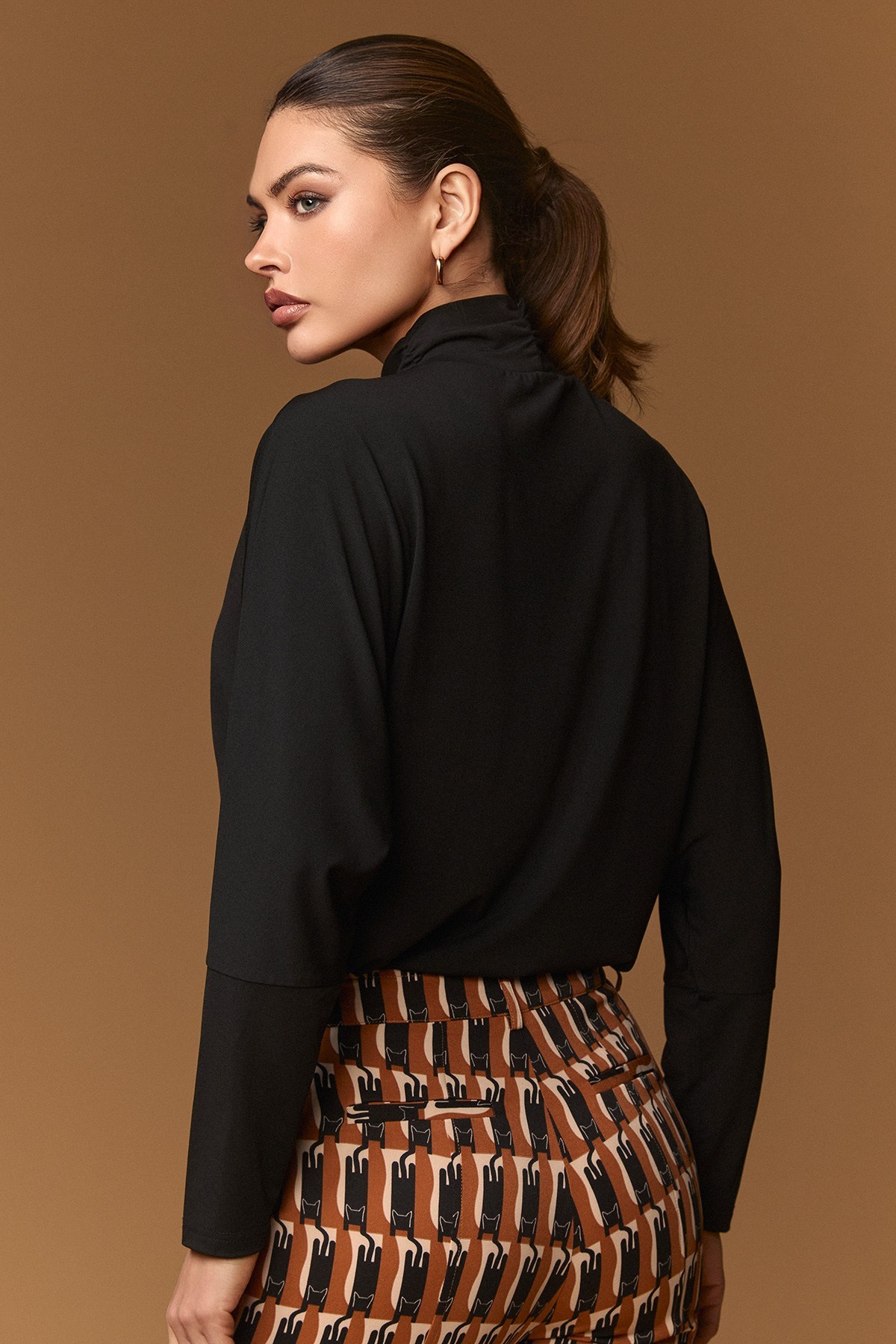 BLACK ROYAL TOP