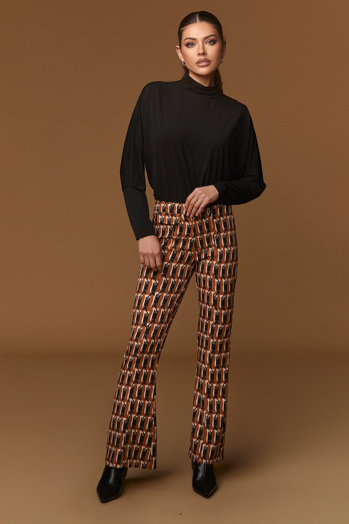 BLACK ROYAL TOP