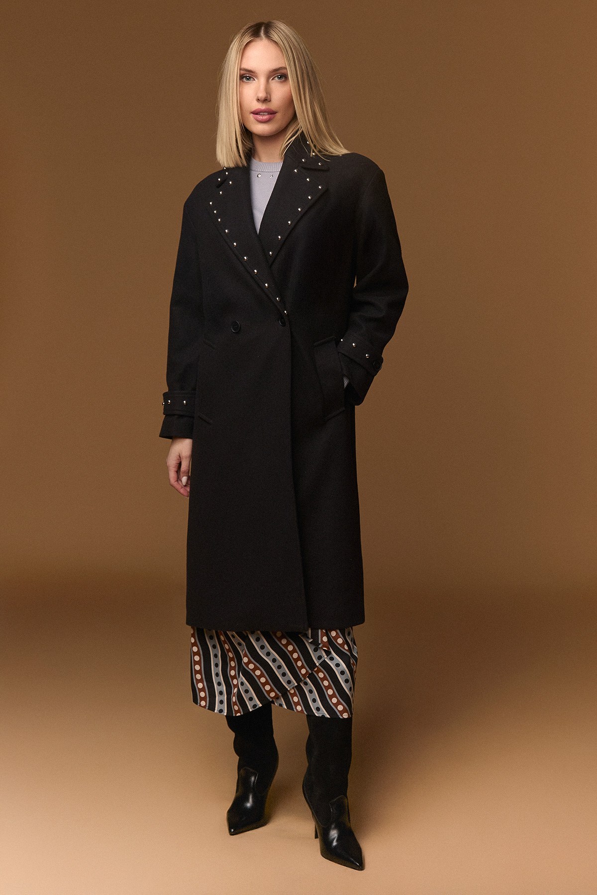 QUEEN COAT