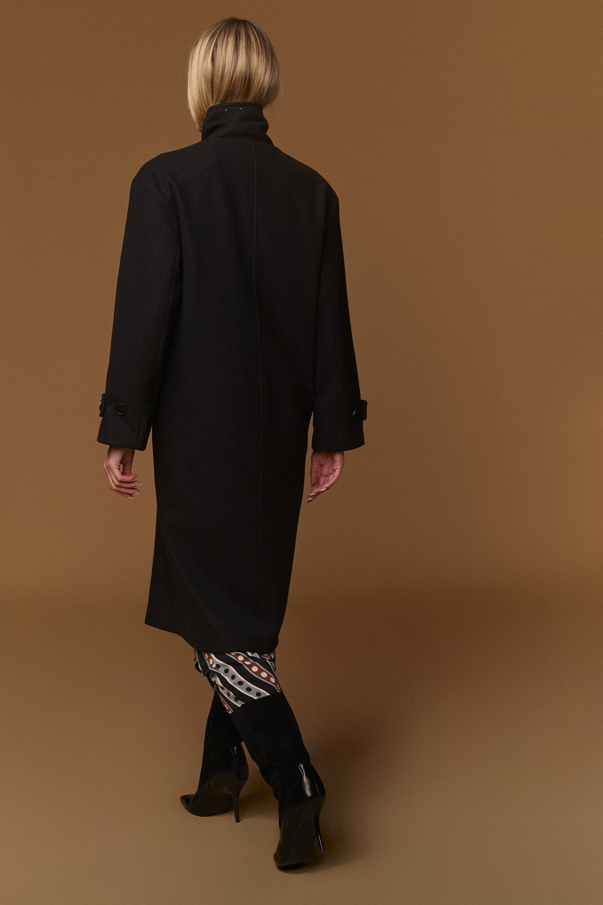 QUEEN COAT