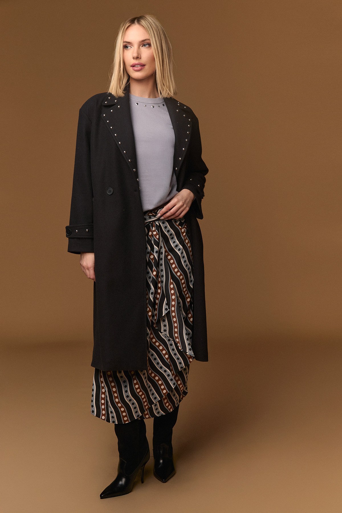 QUEEN COAT