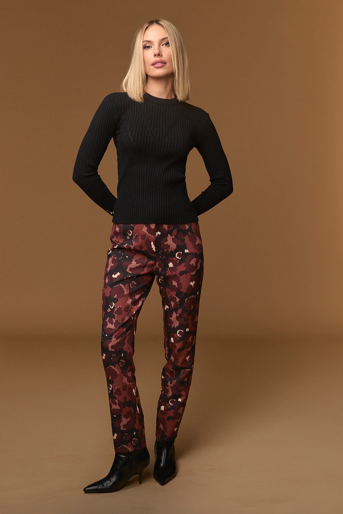 BLACK GREAT SWEATER