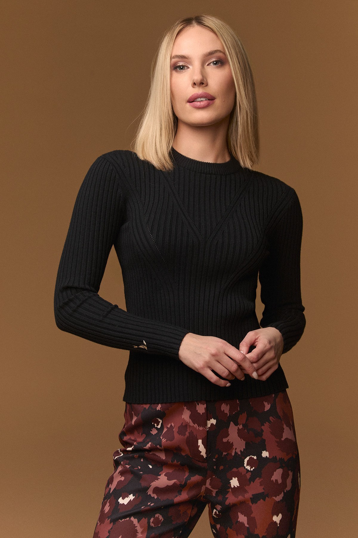 BLACK GREAT SWEATER