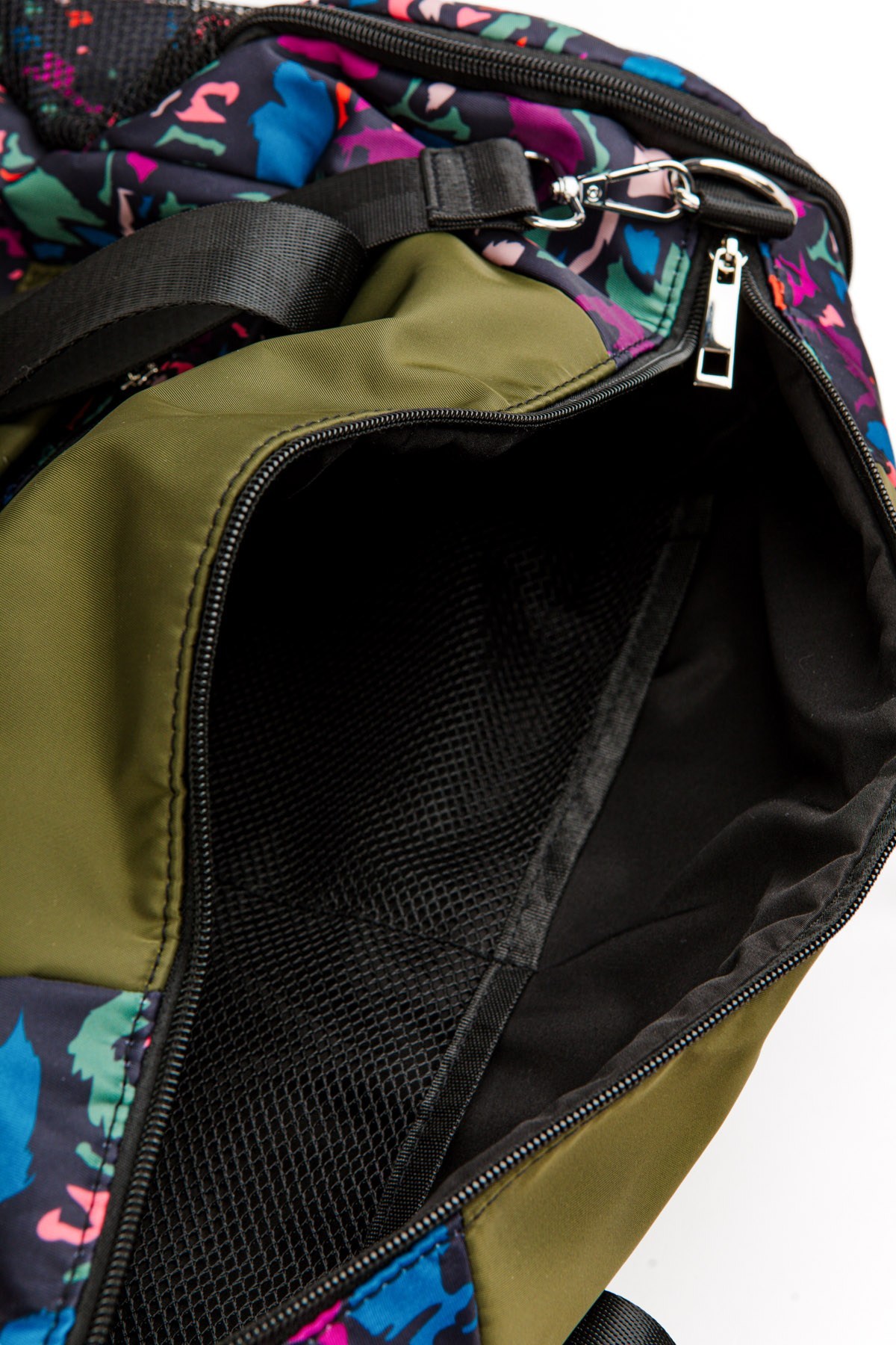BARBICAN DUFFLE BAG