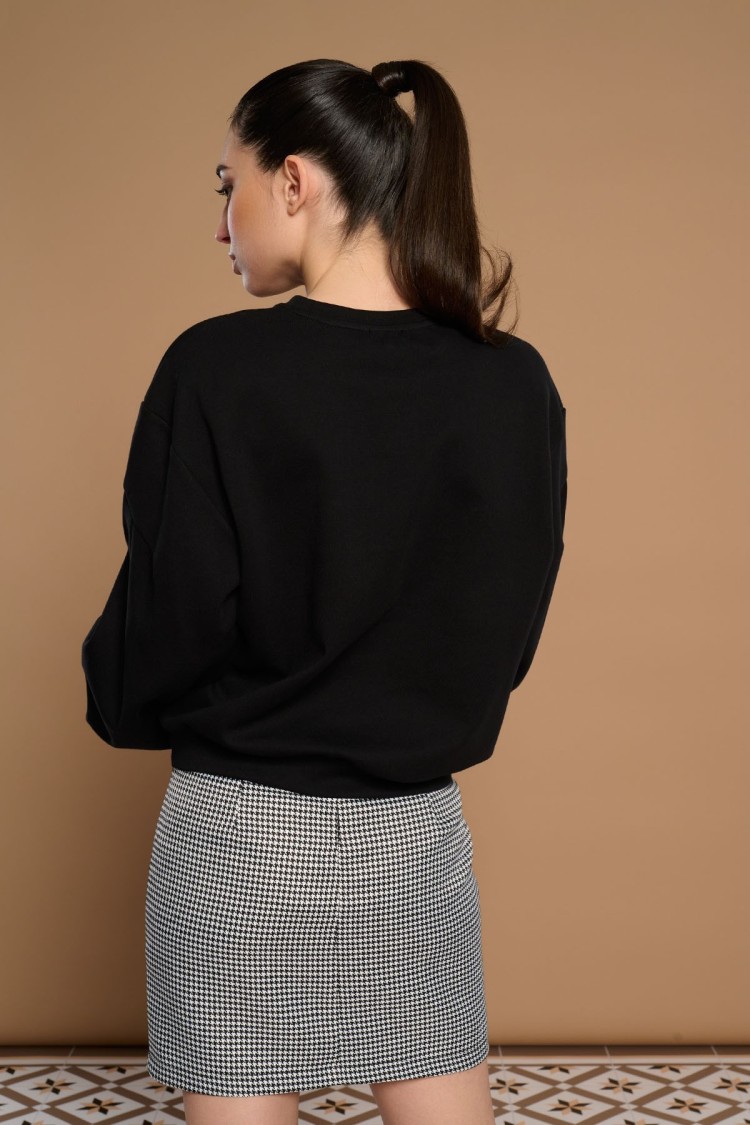 BLACK ROSE SWEATSHIRT