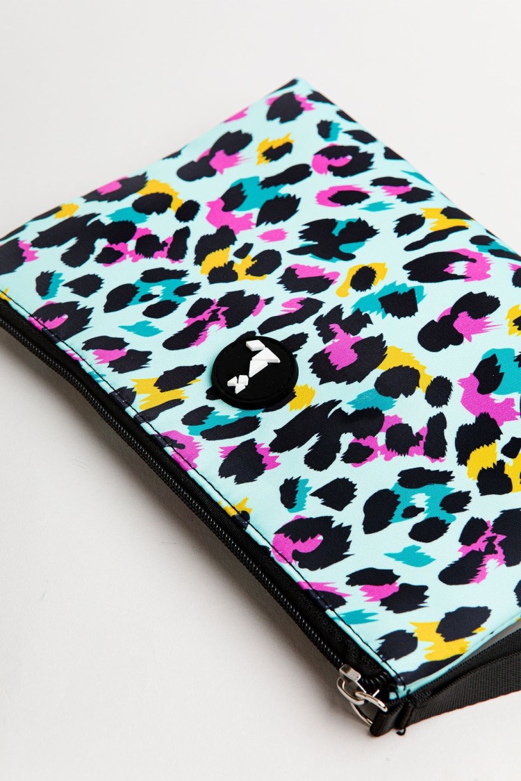 ANIMAL CLUTCH